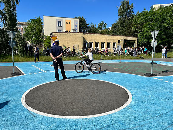 Pod okiem policjantw zdali egzamin na kart rowerow