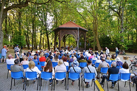 Altana Koncertowa w Parku Zdrojowym pełna muzyki