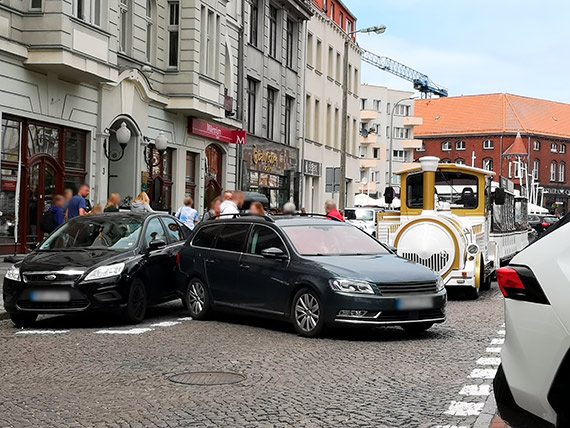 Tak si koczy, gdy nie stosuje si hamulca rcznego