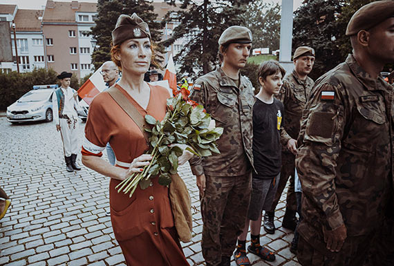 „Szarotki” w szeregach Terytorialsów. W stylowych sukienkach w hołdzie kobietom Armii Krajowej [2]