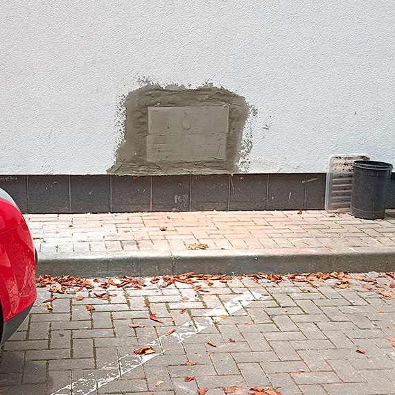 Złodzieje sforsowali ścianę i wdarli się do budynku stacji ORLEN w Międzyzdrojach!
