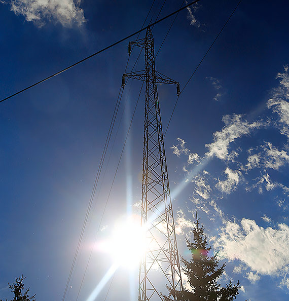 Senacka Komisja Samorządu Terytorialnego i Administracji Państwowej za wprowadzeniem poprawek legislacyjnych do ustawy o środkach nadzwyczajnych mających na celu ograniczenie wysokości cen energii elektrycznej 