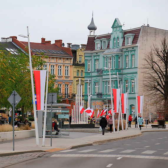 Mieszkacy: Kto powiesi flagi w ten sposb? To Polska czy Monako? A moe Indonezja? Wstyd!!!