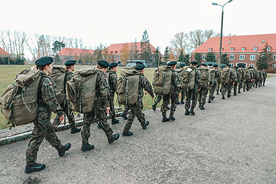 Coraz wicej kobiet chce i do wojska. Rozpoczy szkolenie