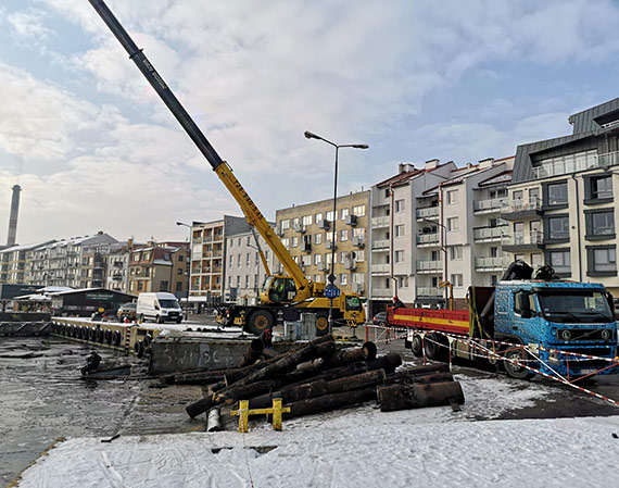 Zapytalimy! Kto podj decyzj o demontau pomostu?