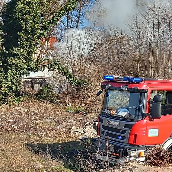 Na dziakach na Warszowie spona altanka! Kby dymu byy widoczne z lewobrzea