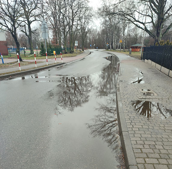 Mieszkaniec: Zalewana ulica Sosnowa