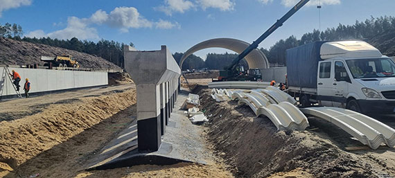 Nad nowym odcinkiem drogi S3 powstaj przejcia dla zwierzt