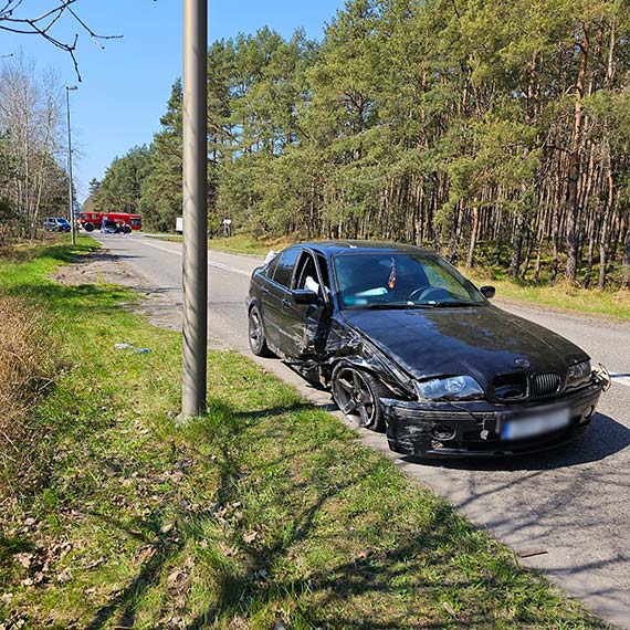 Zderzenie dwch BMW na Pomorskiej. Kierujcy pojazdami przewiezieni do szpitala 