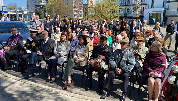 Uroczysto odsonicia obelisku i posadzenie „Dbw Pamici” dla upamitnienia ofiar zbrodni katyskiej przy Skwerze Kombatantw R.P. Zobacz film!