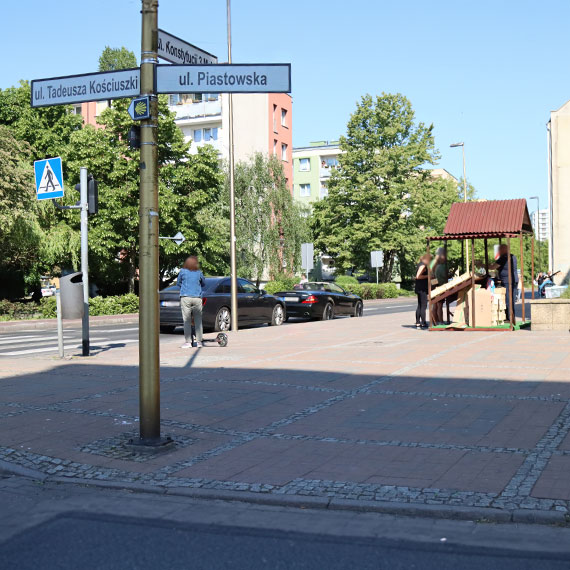 Dziwne zachowanie turystw. Kupili truskawki i odjechali