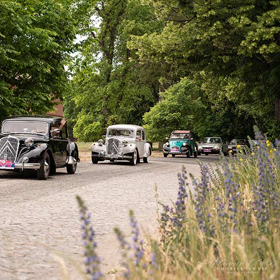 Grupa Morska - Caa Naprzd i Amicale Citroen Pologne zafundowali mieszkacom podr do przeszoci francuskiej motoryzacji!