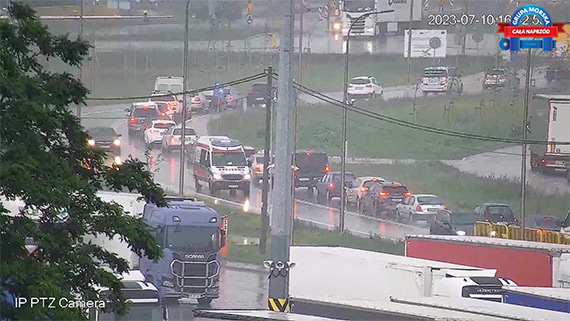 Awaria autobusu podczas wyjazdu z tunelu: wiadek opisuje chaos