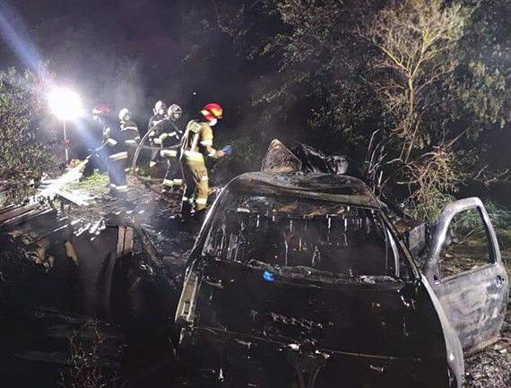 OSP Przytr wspomagaa w nocnej akcji ganiczej: Poar samochodu osobowego i odzi