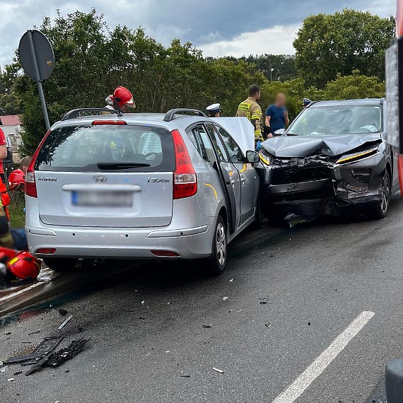 Czoowe zderzenie samochodw