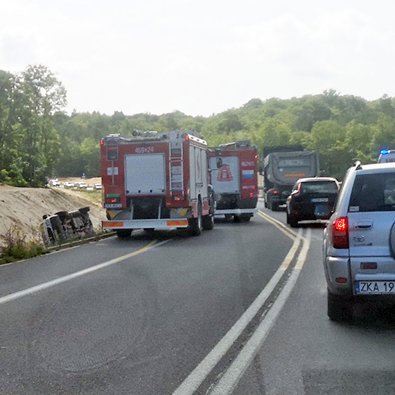 Zdarzenie drogowe na DK3 - kierowca Mercedesa straci panowanie nad pojazdem