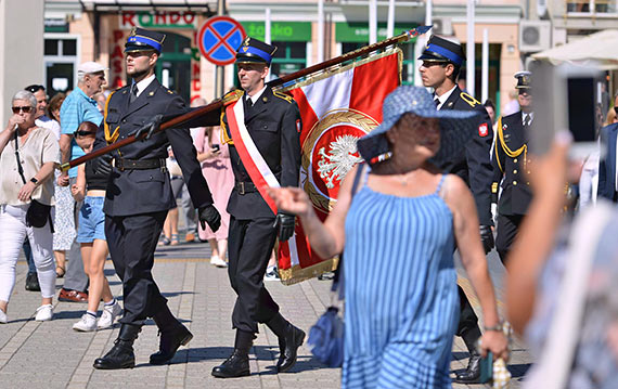 wito Wojska Polskiego oficjalnie, religijnie i.. w promieniach soca