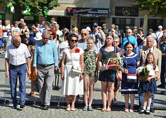 wito Wojska Polskiego oficjalnie, religijnie i.. w promieniach soca