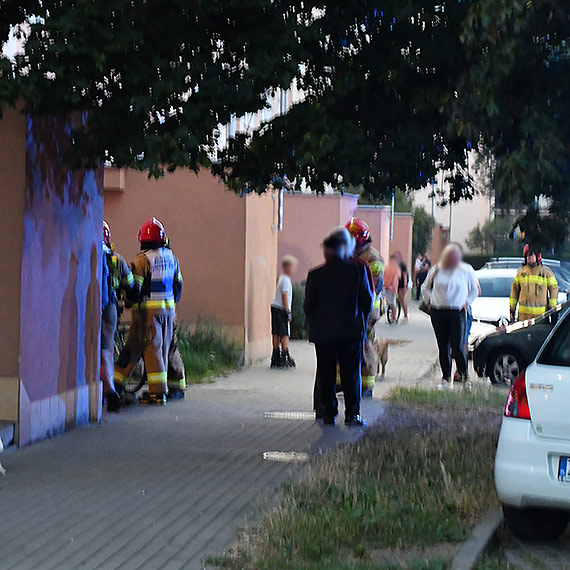 Na Kujawskiej o krok od tragedii: Strażacy wezwani z powodu wyczuwalnego zapachu gazu