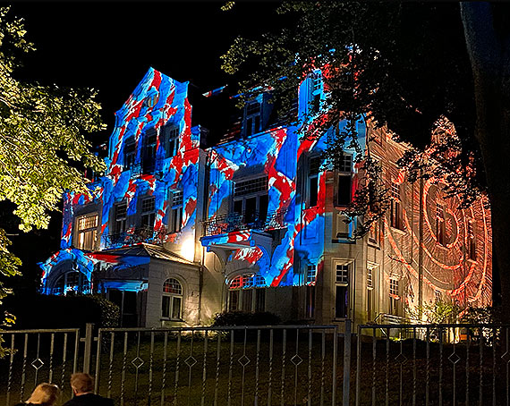 Spektakularne iluminacje na ścianach domów. Tak w niemieckiej części Uznamu zainaugurowano Tydzień Uzdrowiskowej Architektury