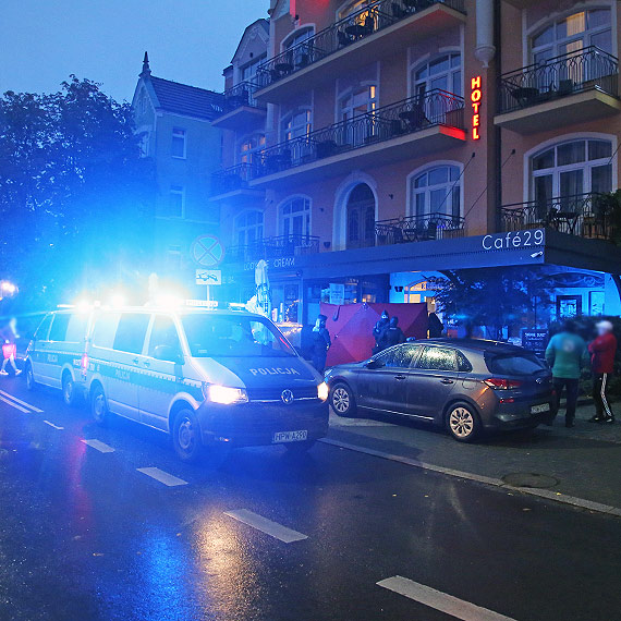 Dramatyczny poranek w hotelu przy ulicy Słowackiego: Recepcjonista ofiarą brutalnego morderstwa. Zobacz film!