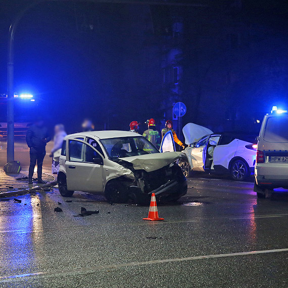 Wypadek na skrzyżowaniu Konstytucji 3 Maja i Matejki: jedna osoba zabrana do szpitala