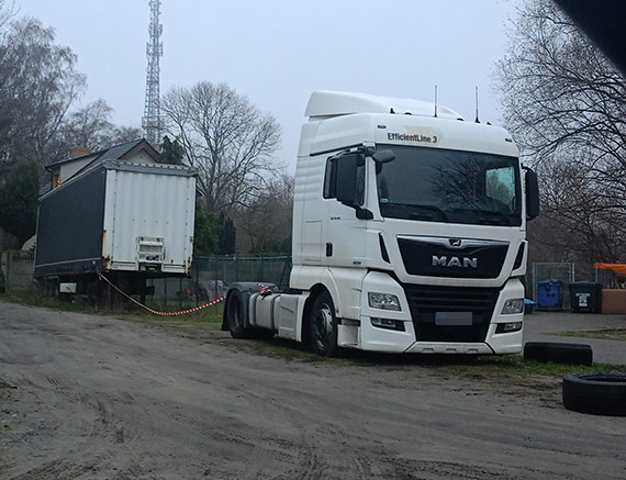 Mieszkaniec: Dziki parking na ulicy Steyera? Waciciel: To jest teraz prywatny!