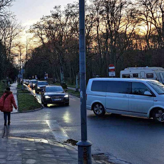 Sylwester z widokiem na morze: Zimowa gorczka w nadmorskim kurorcie. Zobacz film!