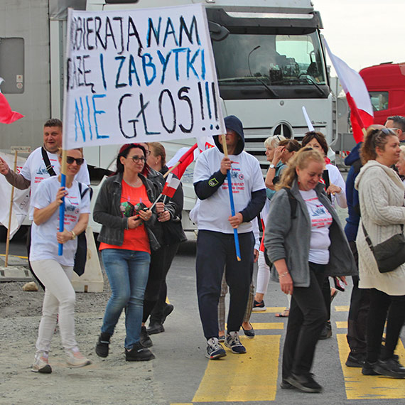 „Strefa ciemy” nadal obowizuje. W sobot manifestacja