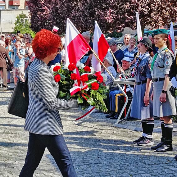 Narodowa duma i… witeczna dwuwadza w winoujciu