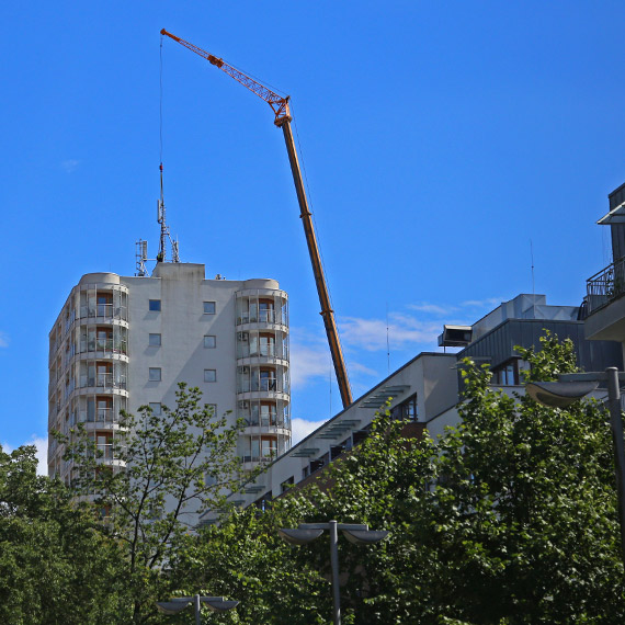 Nowe maszty telekomunikacyjne na Platan Tower