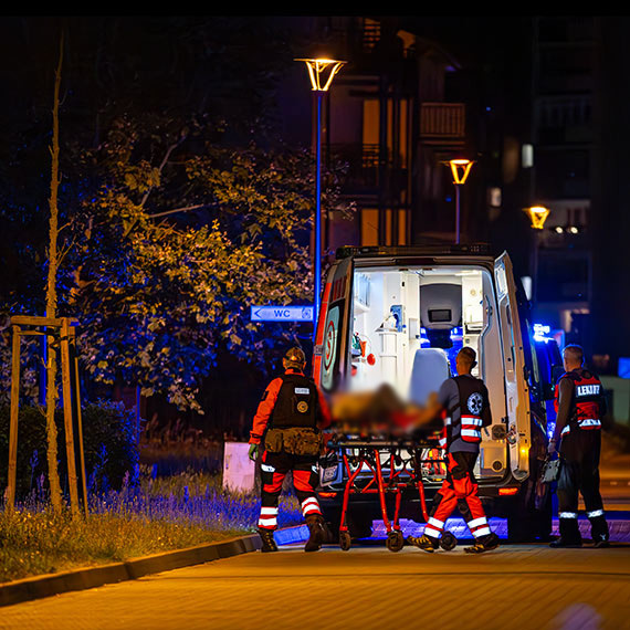 Policja i pogotowie zadysponowane do 19-latki