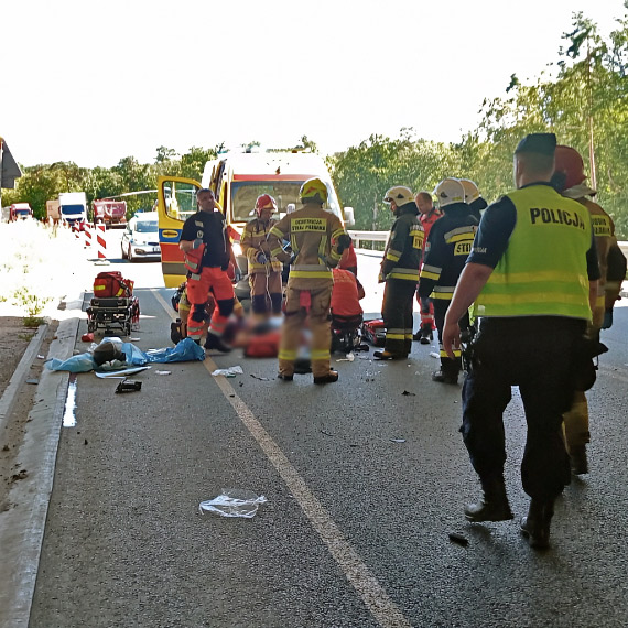 Powany wypadek na DK3: Motocyklista na numerach ZSW straci koczyn po zderzeniu z ciarwk