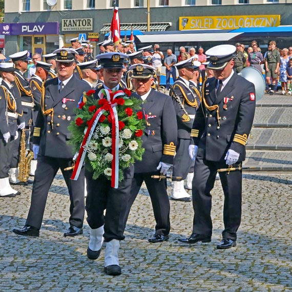 Mieszkacy, turyci, wojsko… W winoujciu bez podziaw witowalimy Dzie Wojska Polskiego i rocznic „Cudu nad Wis”