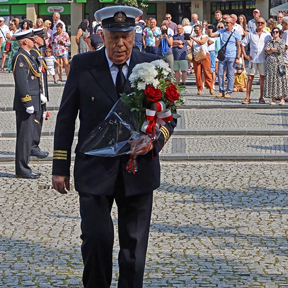 Mieszkacy, turyci, wojsko… W winoujciu bez podziaw witowalimy Dzie Wojska Polskiego i rocznic „Cudu nad Wis”