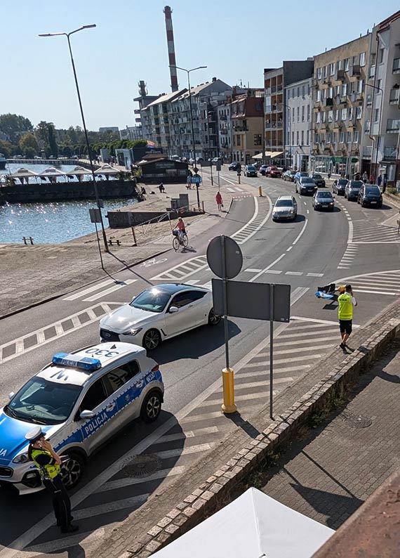 Mieszkaniec: Samochd staranowa trzy pojazdy i odjecha