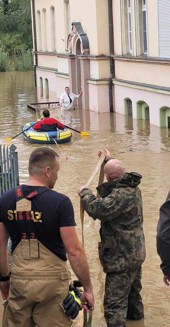 Miasto winoujcie uruchomio zbirk darw dla powodzian