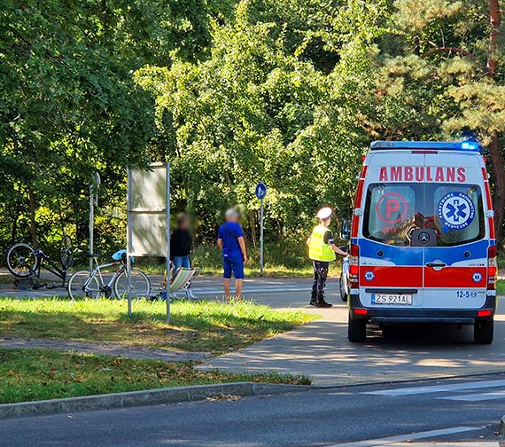 Grony wypadek na ciece rowerowej: rowerzystka trafia do szpitala po nagym hamowaniu