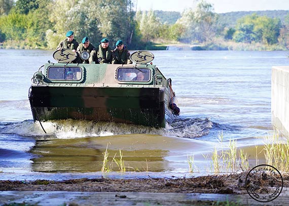 Na wodzie, w powietrzu i na ziemi. Wojsko i stra poarna na Odrze