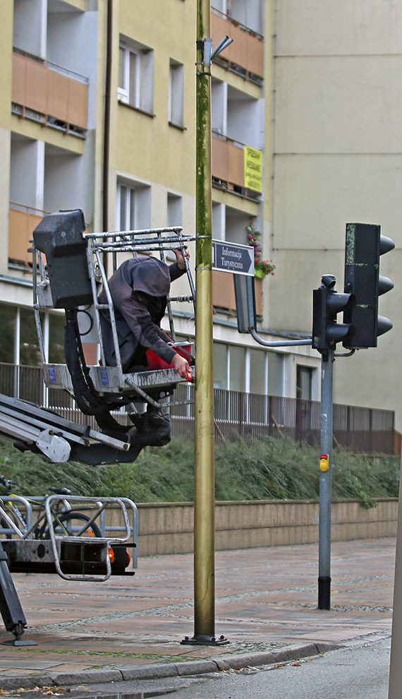 W kocu myj supy owietleniowe! Centrum miasta odzyskuje blask po dwch latach zaniedba