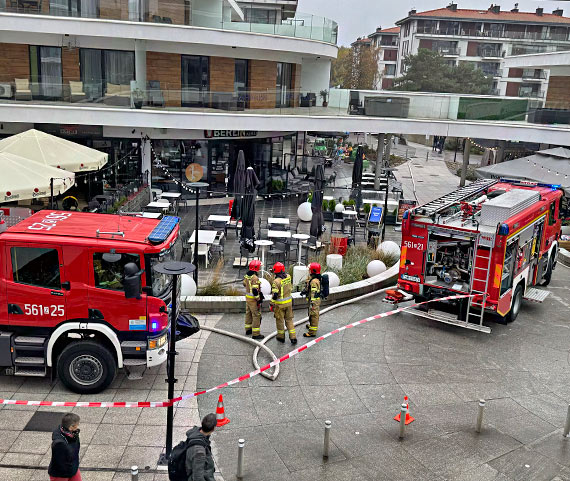 Poar na zapleczu Berlin Dner Kebap – szybka reakcja straakw zapobiega tragedii. Zobacz film!