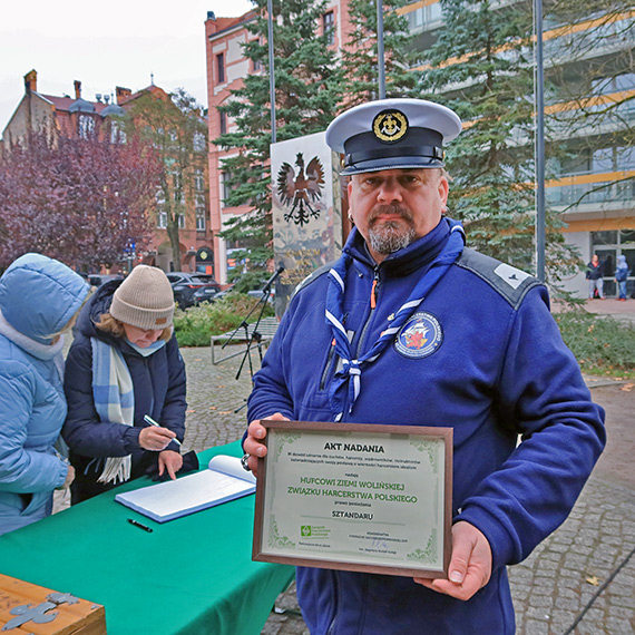 Hufiec Ziemi Woliskiej ZHP w winoujciu uczci 106. rocznic Odzyskania Niepodlegoci pod nowym sztandarem