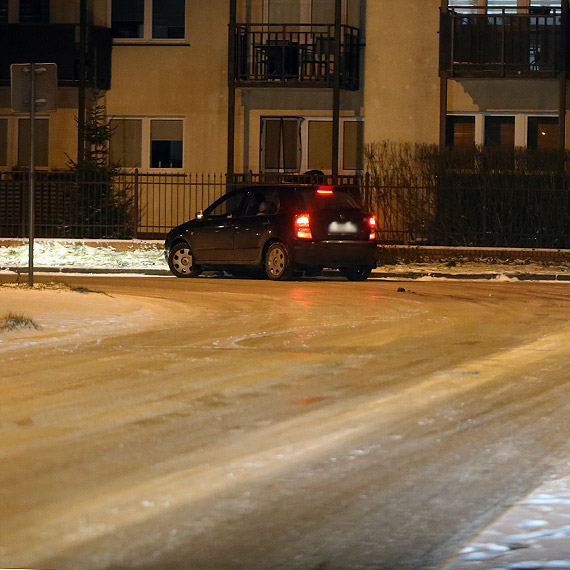 Mieszkacy osiedla Platan walcz z lodowiskiem na ulicach