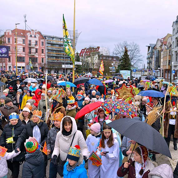 winoujska szopka na Placu Wolnoci przycigna tumy. Trzech Krli powitalimy po krlewsku! Zobacz film!