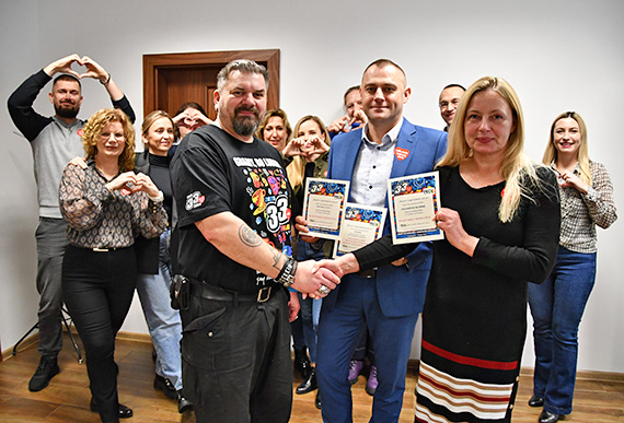 winoujskie spki graj z Wielk Orkiestr witecznej Pomocy