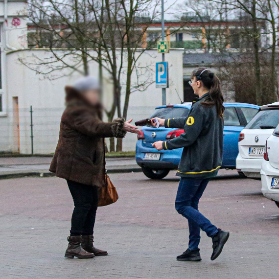 Portfelowa odyseja na parkingu Netto – uczciwo w biegu i pene wzrusze zakoczenie