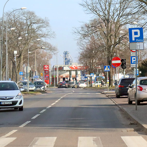 Znak drogowy wprowadza w bd na Wybrzeu Wadysawa IV. Przypadek, zaniedbanie czy celowa zmiana?