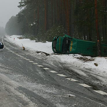 Wypadek busa. Jedna osoba nie yje.