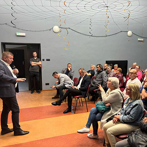 Mieszkacy Warszowa rozmawiali z Posem Jarosawem Rzep 