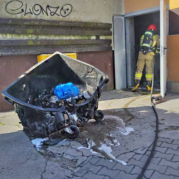 Poar mietnika w bloku przy Grunwaldzkiej. Interweniowaa stra poarna